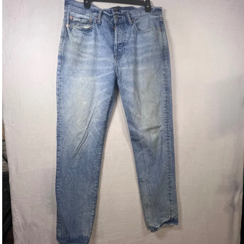 Gap Denim Mens Easy Fit Light Wash Straight Leg Button Fly Jeans 34x31